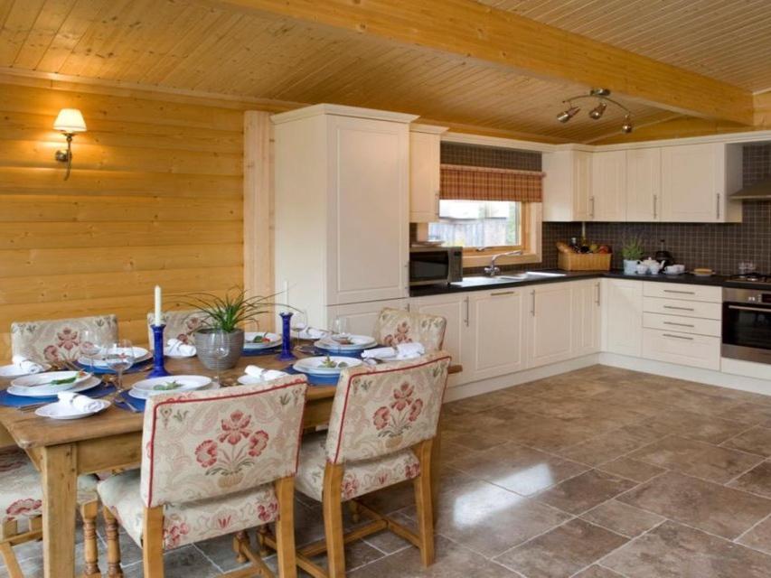 Cherbridge Lodges - Riverside Lodges, Short Lets Oxford Room photo